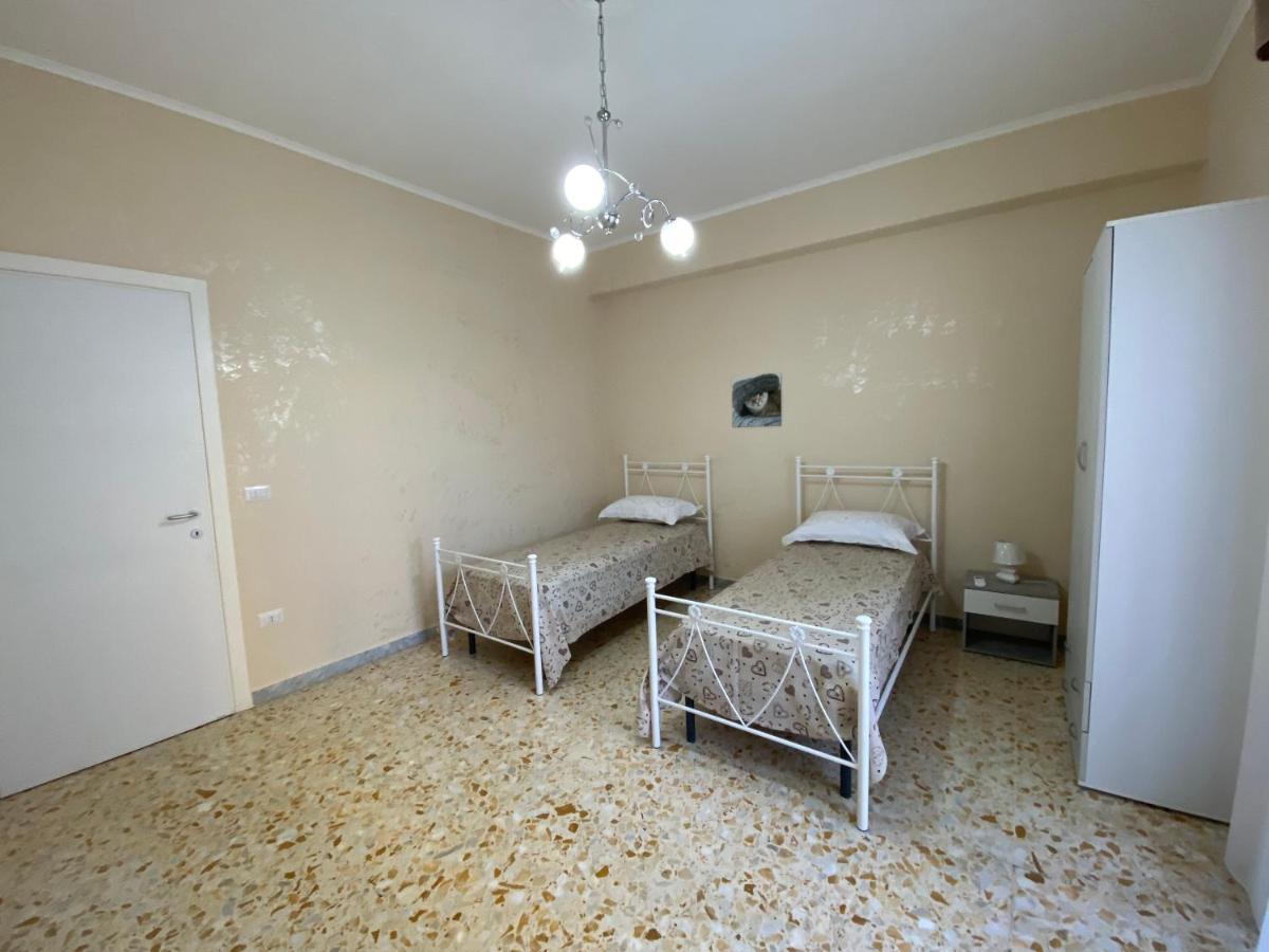 Casa Tiberio Lägenhet Torre del Greco Exteriör bild